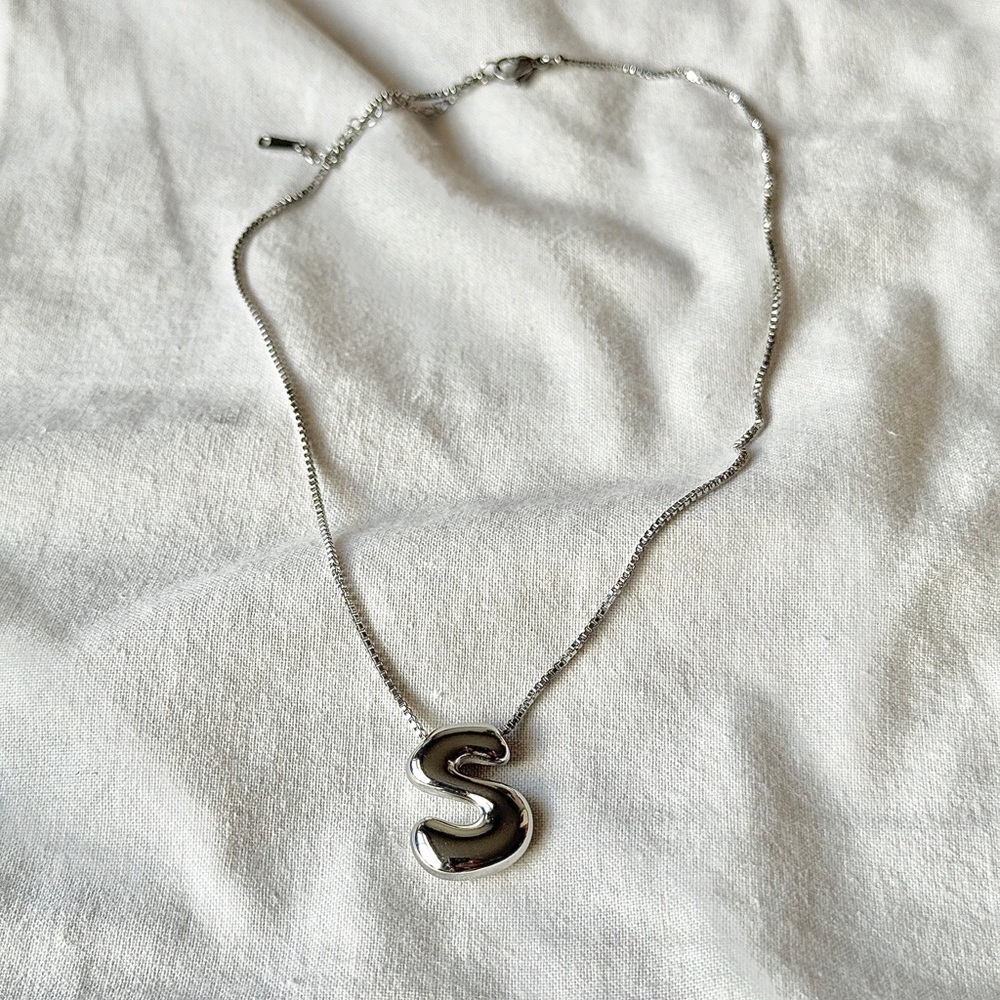 ✨ Chunky Silver Bubble Letter Initial Necklace ✨ leather S - Picture 5 of 6